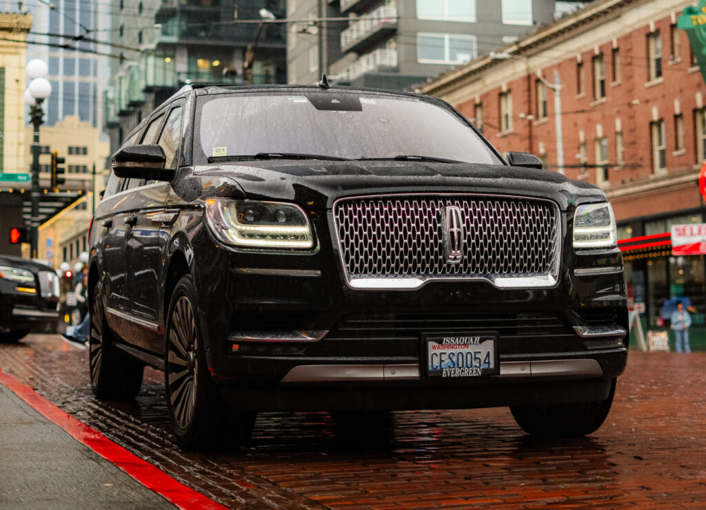 Black SUV Seattle,first class suv transportation,best luxury suv